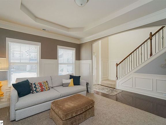 5th image of 231 Abbey Gardens Ln
