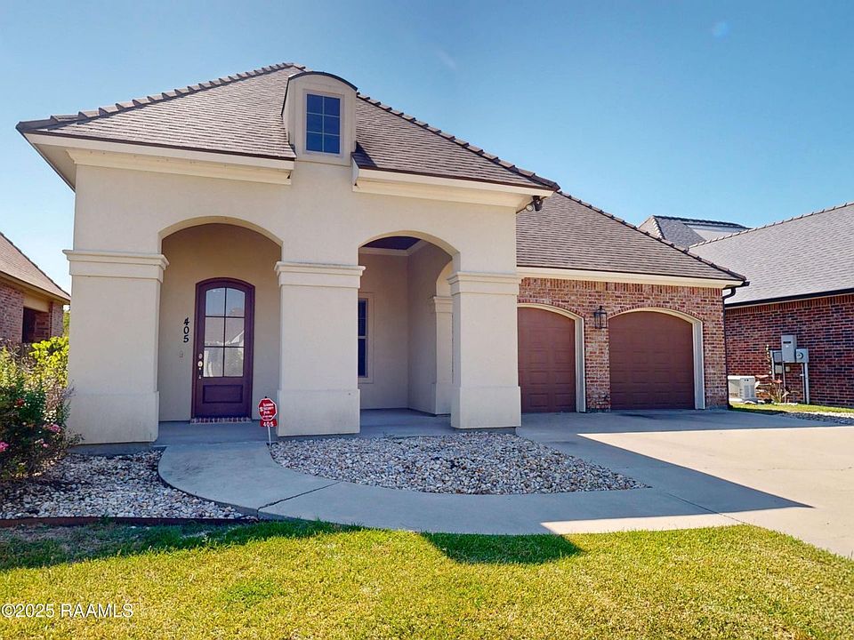 1st image of 405 Dunvegan Ct