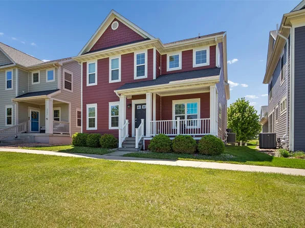 5547 Flagstone Way, West Des Moines, IA 50266