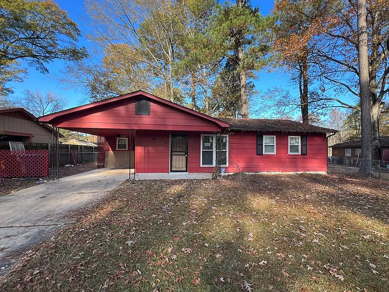 3406 Arapaho Trl — Photo 1