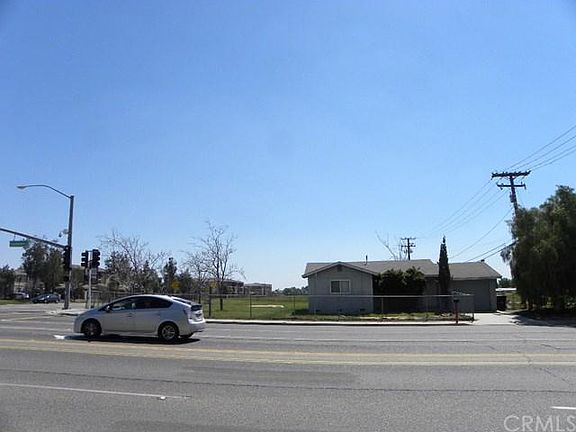 3rd image of 21981 Eucalyptus Ave