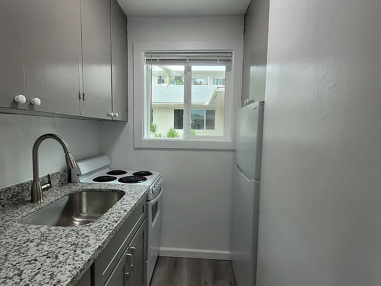 454 Kuamoo St #F — Photo 6