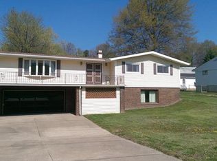 1807 S River Rd, Saint Charles, MO 63303