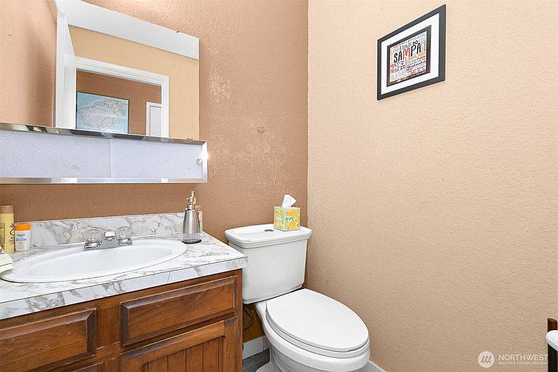 4th image of 2210 Wilson Avenue