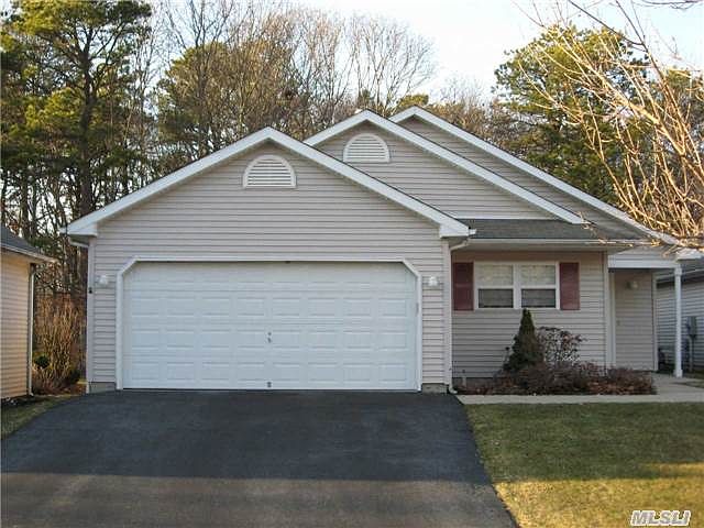 1st image of 8 Greenbriar Ct
