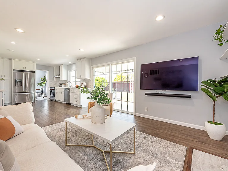 4626 Carmen Way — Photo 9