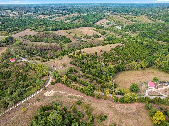 4th image of 1145 Indian Creek Rd
