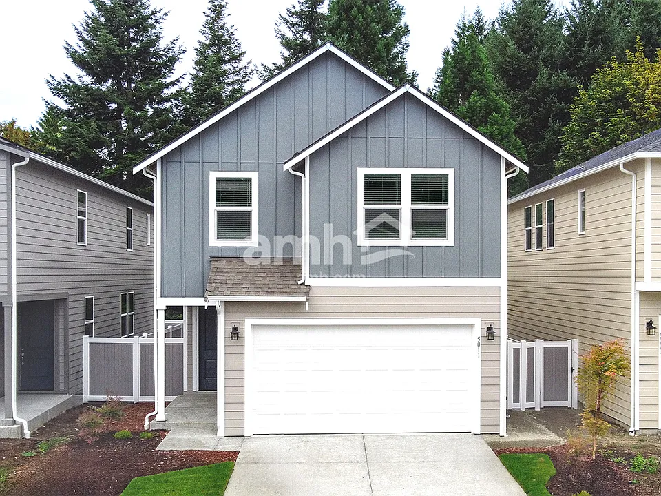 5422 Woodpecker St SE