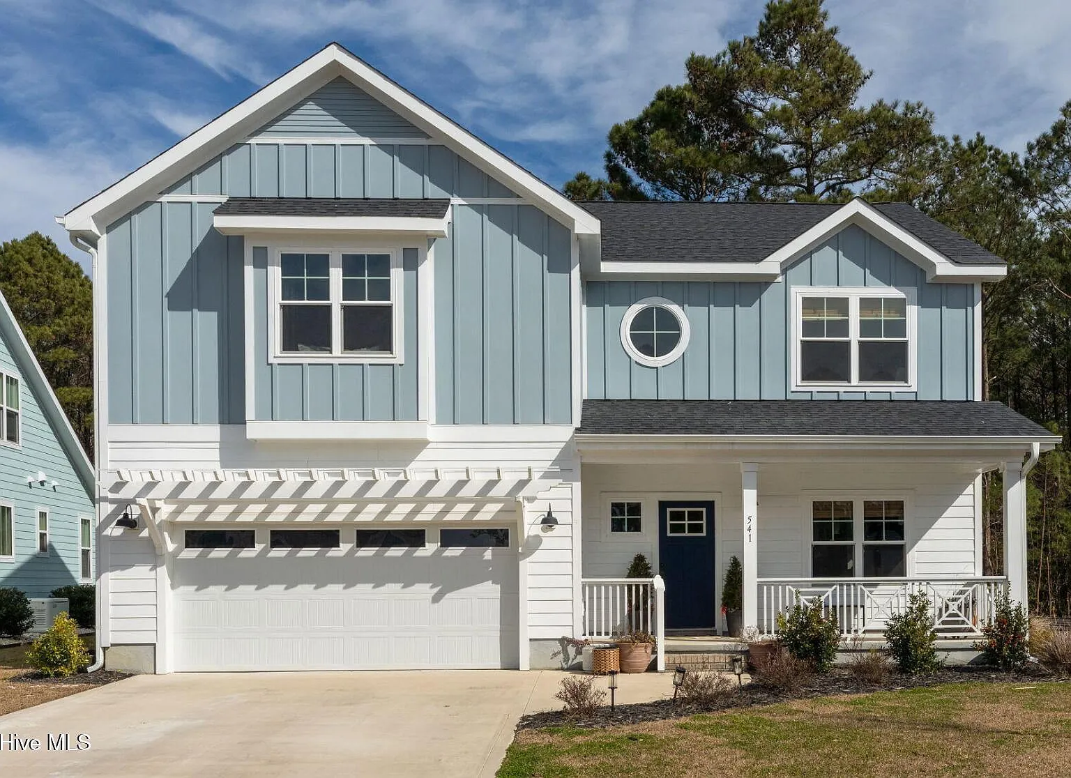 4 bed, 2.5 bath, 2830 sqft, $3,350 — Photo 1