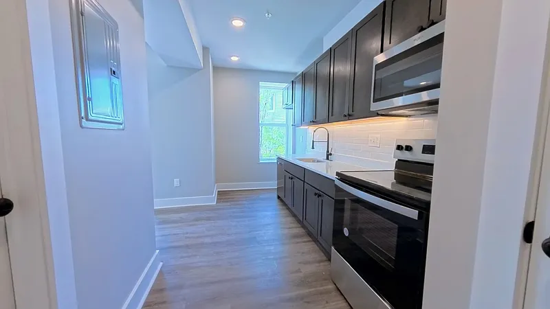 1 bed, 1.0 bath, $1,536 — Photo 2