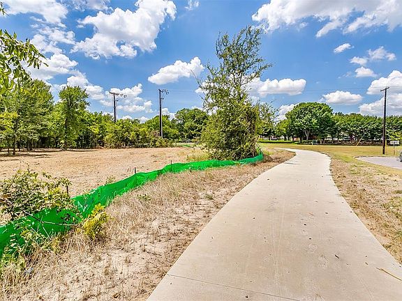 5th image of 285 Roaring Springs Rd #1