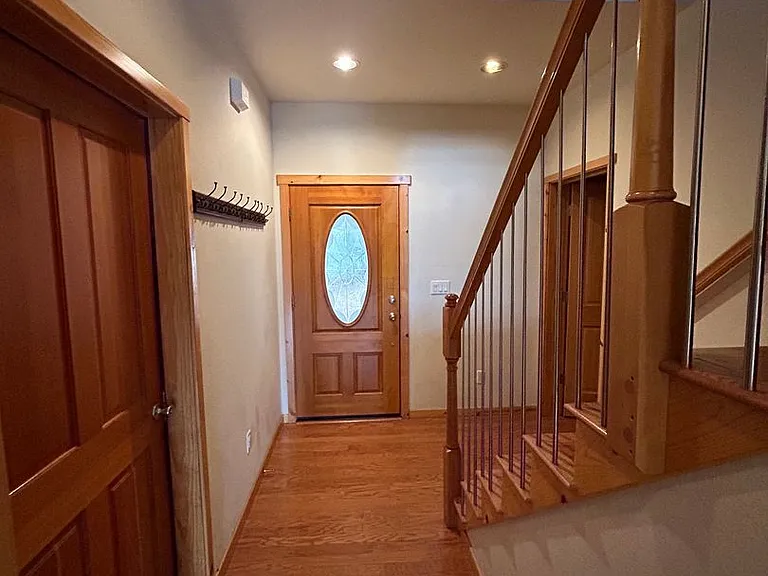 1513 Crystal Air Dr — Photo 2
