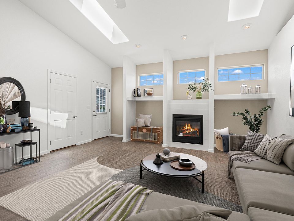 1st image of 2472 Pelican Ln