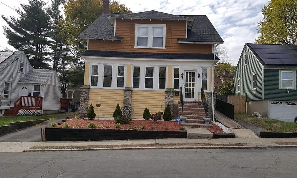 1st image of 1131 Essex St