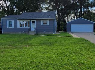 1329 Wren Rd, Waterloo, IA 50701