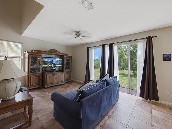 5th image of 11802 SW Bennington Cir