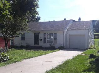 8649 Sleepy Hollow Rd, Kansas City, MO 64114