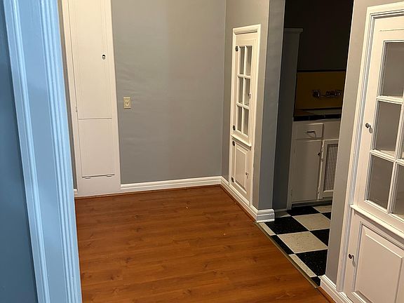 3rd image of 945 N El Dorado St #8