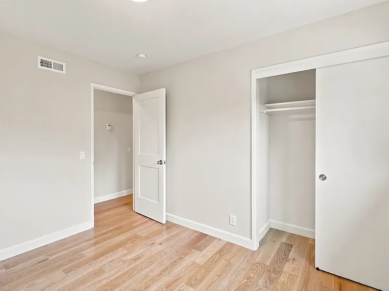 412 Kehoe Ave — Photo 12