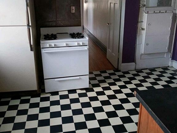 2nd image of 3472 N Oakland Ave