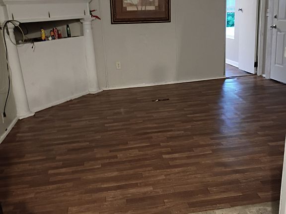 2nd image of 4013 Pine Rd