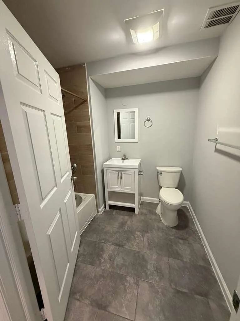 2 bed, $2,127 — Photo 3
