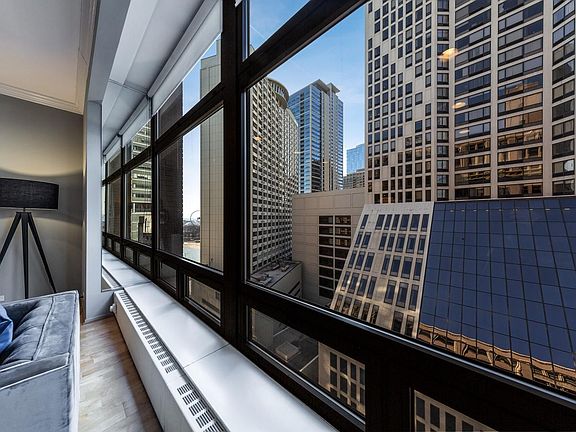 4th image of 680 N Lake Shore Dr APT 1011