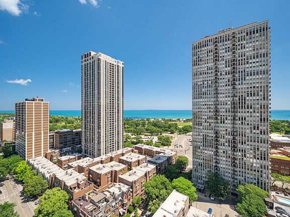 2nd image of 1636 N Wells St APT 2401