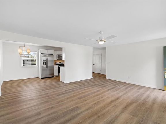 5th image of 1315 Holland Ave