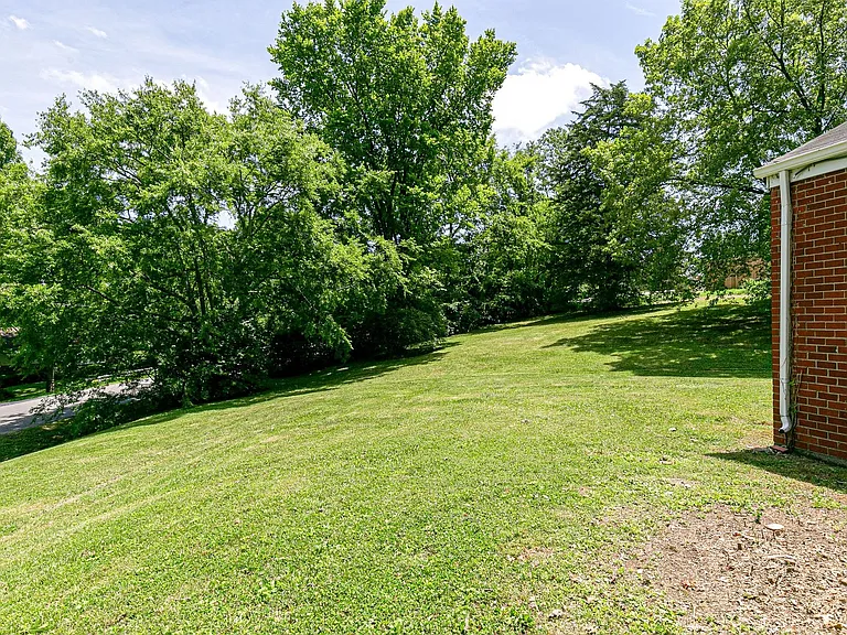 4824 Lynn Dr — Photo 19