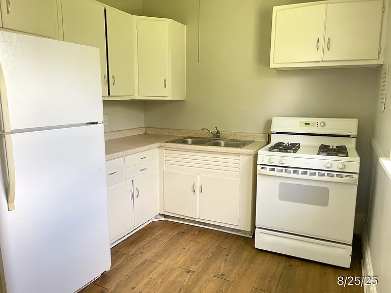 733 Eagle St #2 — Photo 6