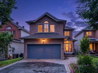 29 Nortoba Cres, Ottawa, ON K2T 1G9