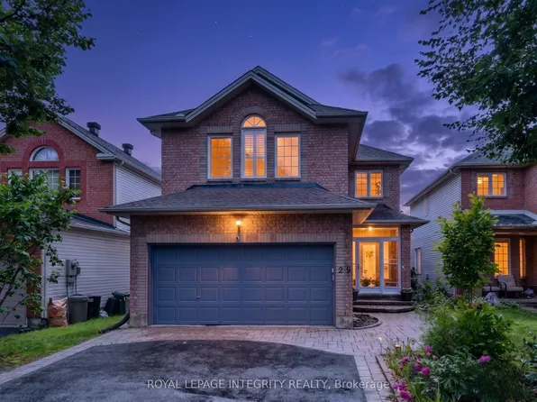 29 Nortoba Cres, Ottawa, ON K2T 1G9
