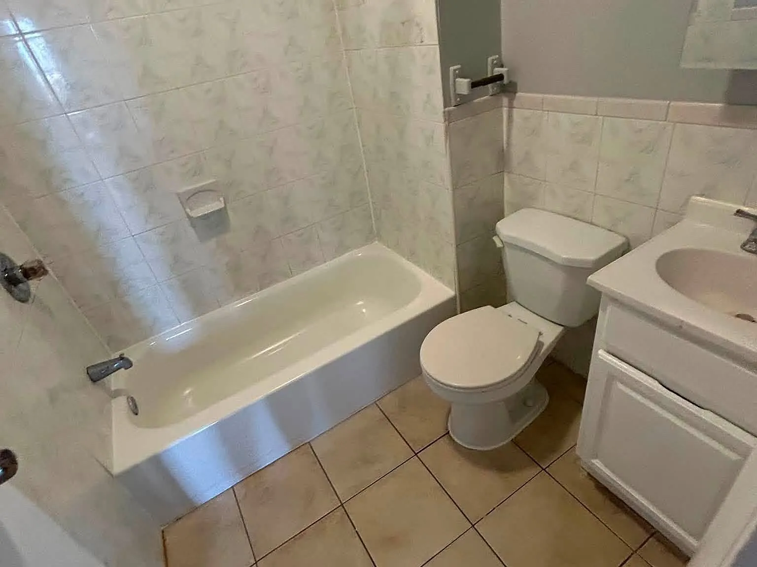 2 bed, $1,700 — Photo 4