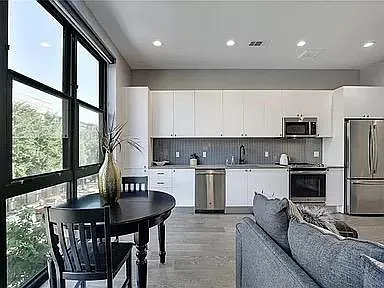 Building Photo - 800 Embassy Dr #209