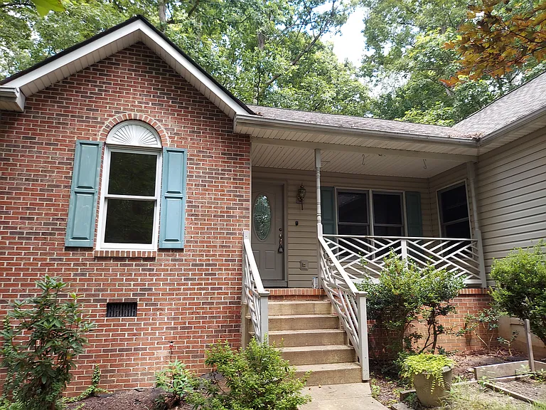 207 Birdie Rd — Photo 2