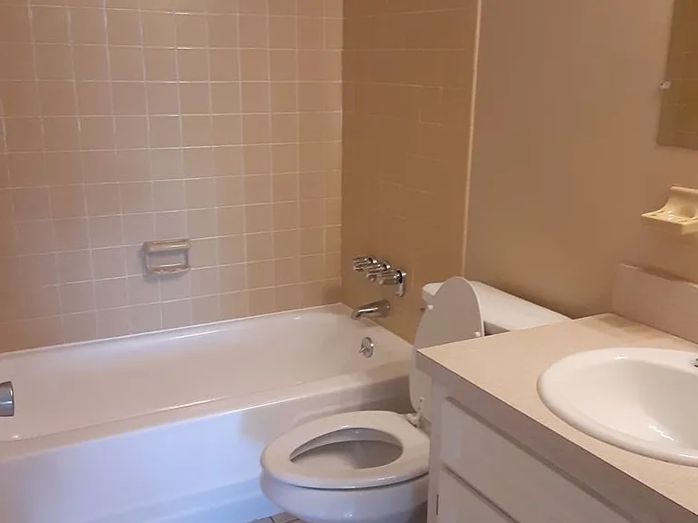 1830 Maravilla Ave #607 — Photo 18