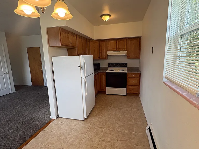 1029 Broadway #B5 — Photo 1