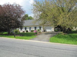 122 Browning Rd, Lancaster, PA 17602