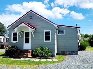 4150 Grumpys Ln, Chincoteague, VA 23336