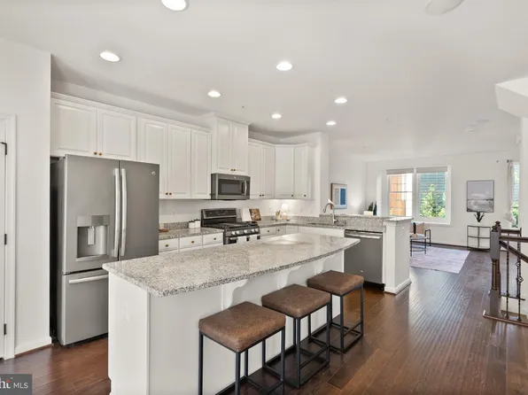 414 Haupt Sq SE, Leesburg, VA 20175