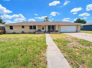 312 E Cole Ave, Fletcher, OK 73541