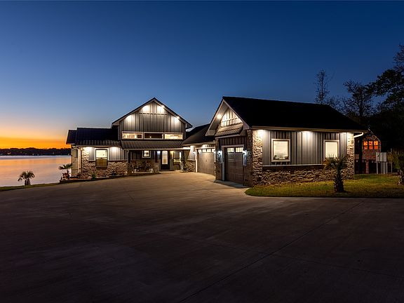 3rd image of 14392 Ridge Ln