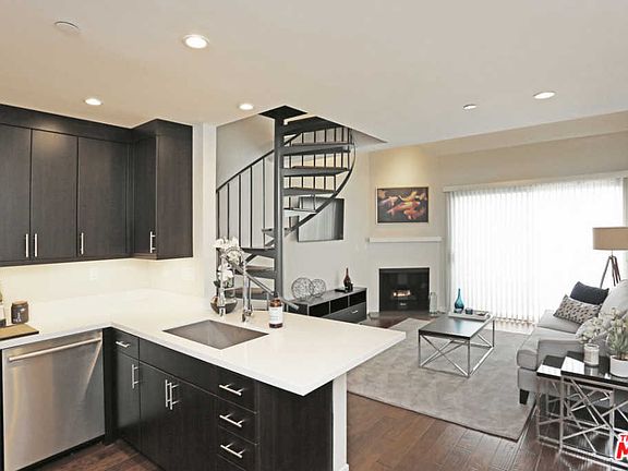 5th image of 1453 3rd Street Promenade APT 612