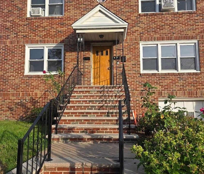 1st image of 88 Maple St