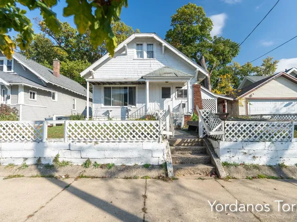 1742 College Ave SE, Grand Rapids, MI 49507