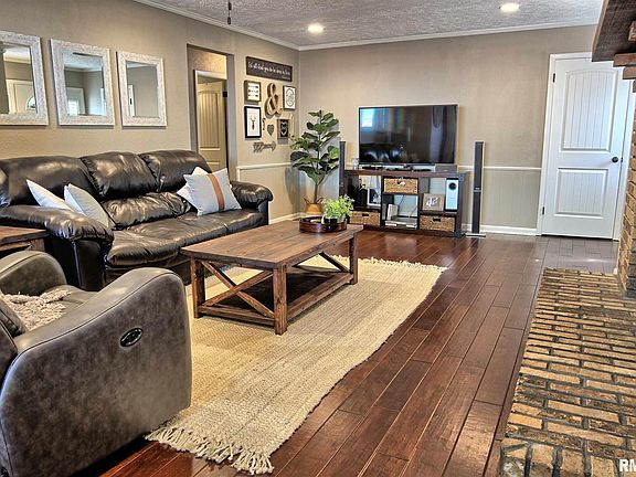5th image of 3828 N Saymore Ln