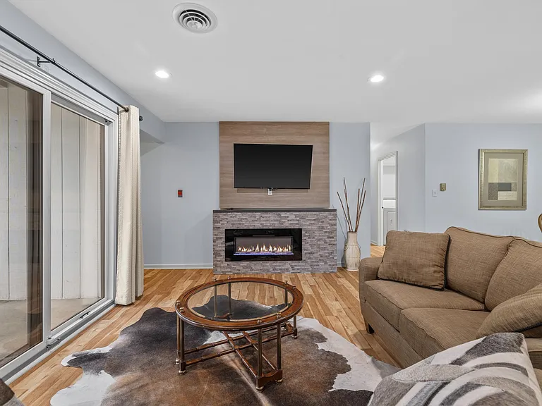 1435 Pheasant Run Dr #101 — Photo 9