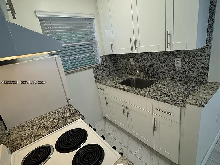 11890 NE 16th Ave #6 — Photo 7