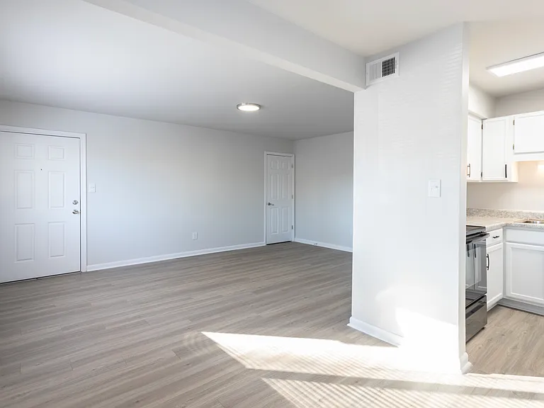 Autumn Lakes Apartments — Photo 9